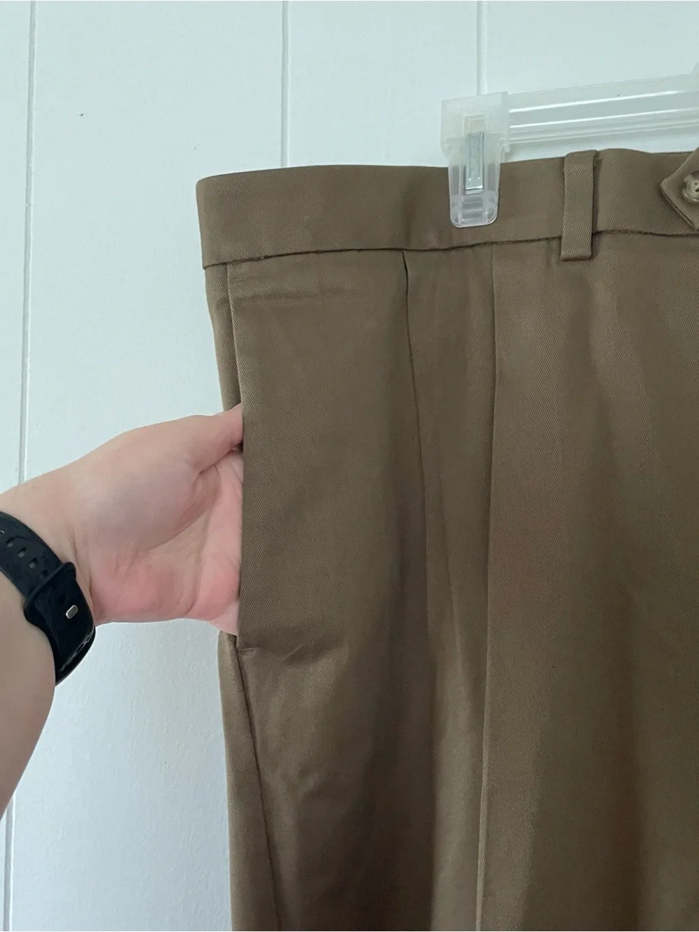 Roundtree & York TravelSmart Men’s Brown Dress Pants 44x30 Pleated Cotton
